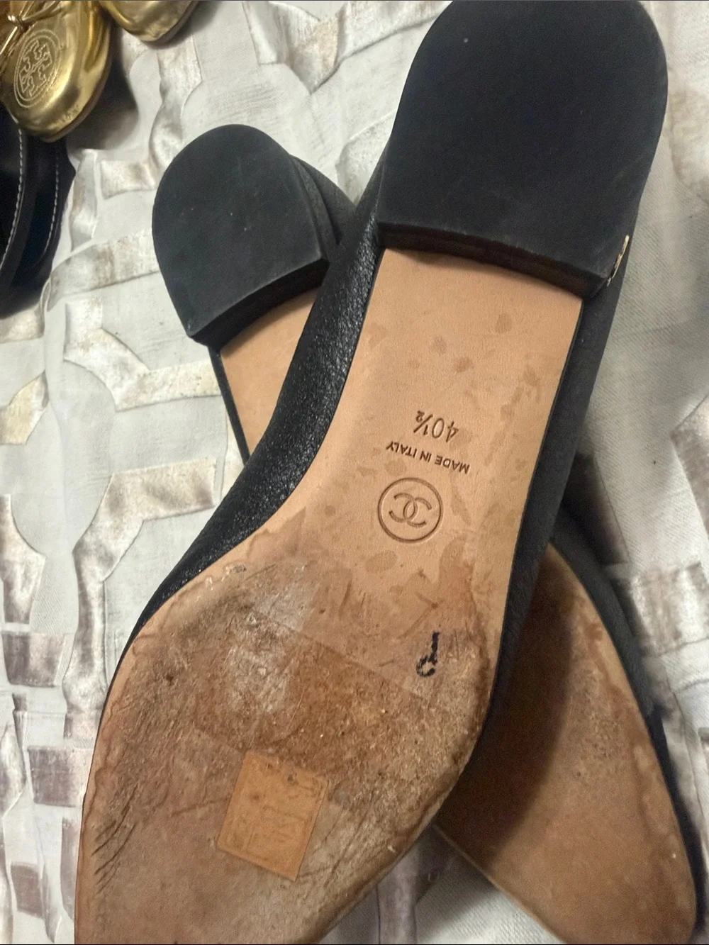 CHANEL Black Leather Ballet Flats with Black Fabric Cap